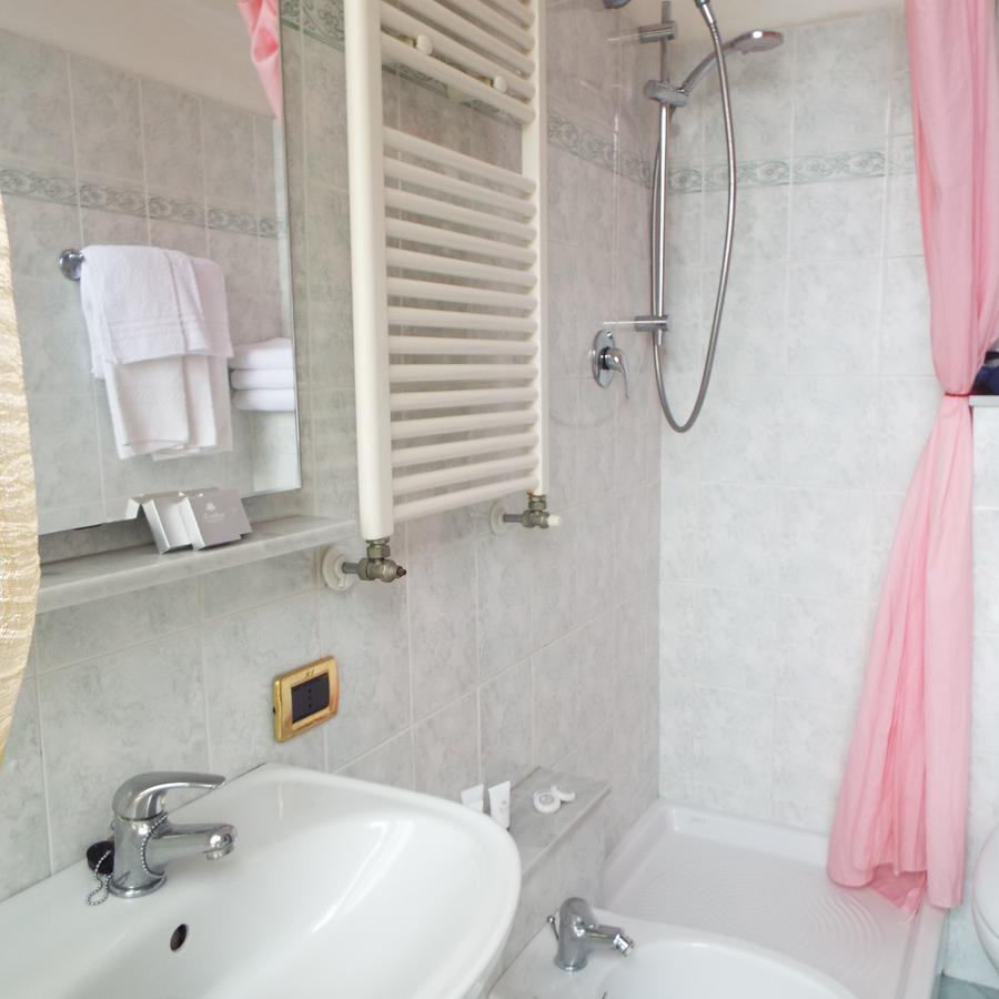 Hotel Ideale Varazze Kültér fotó