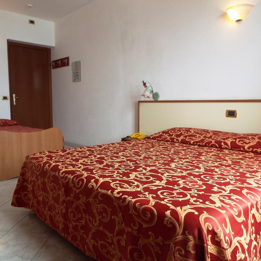 Hotel Ideale Varazze Kültér fotó